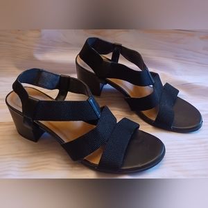 Tommy Bahama Black heeled sandals